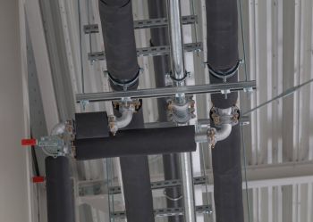 Compressed air installations